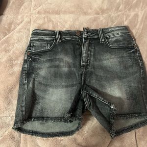 Judy blue light washed black shorts